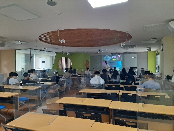 2022학년도 취업특강 Pandemic이후의 생존법 대표이미지